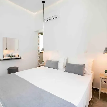 Modern Getaway In Parikia Feriehus Páros